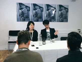 Hideo Kojima et sa traductrice, Hiromi Blomberg, le 19 mai 2016