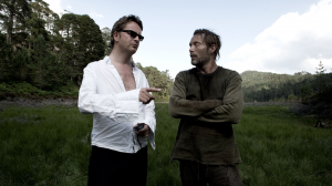 Nicolas Winding Refn et Mads Mikkelsen lors de la réalisation de Valhalla Rising (2009)