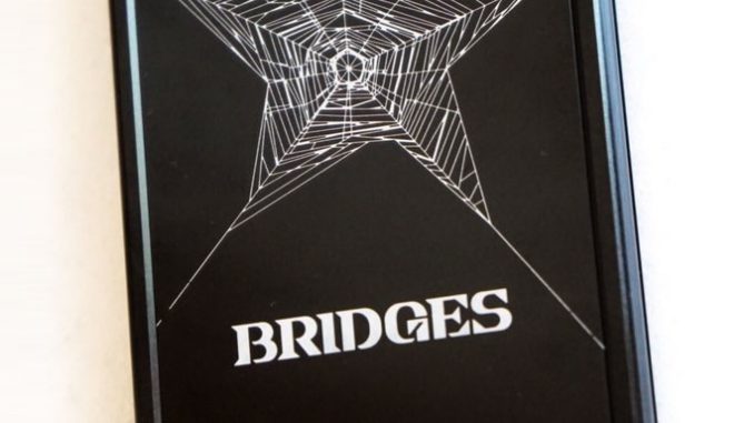 Coques de téléphone Death Stranding « Bridges » en vente à l’E3 2017, le 12 juin 2017