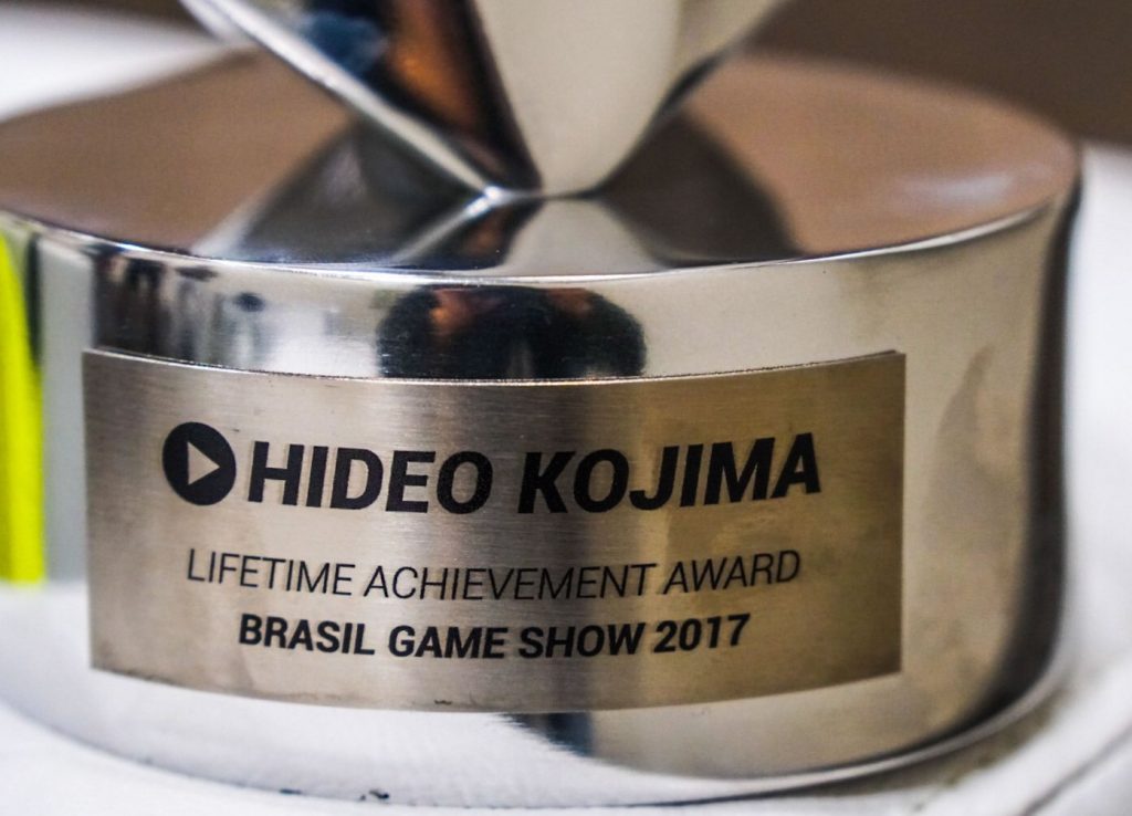 Hideo Kojima est récompensé par un Lifetime Achievement Award au Brasil Game Show, le 12 octobre 2017