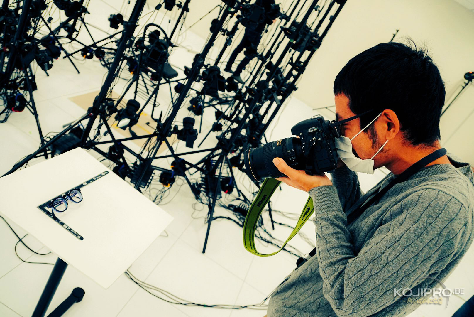 Séance de scanning 3D pour les lunettes de Hideo Kojima, le 6 novembre 2017.